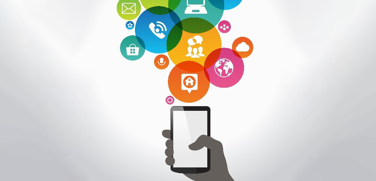 digital-peer-support-course-image Hand with a smartphone and connection icons